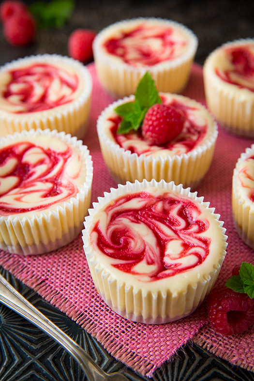 Easy Raspberry Swirled Cheesecake Cupcakes: Perfect Individual Servings